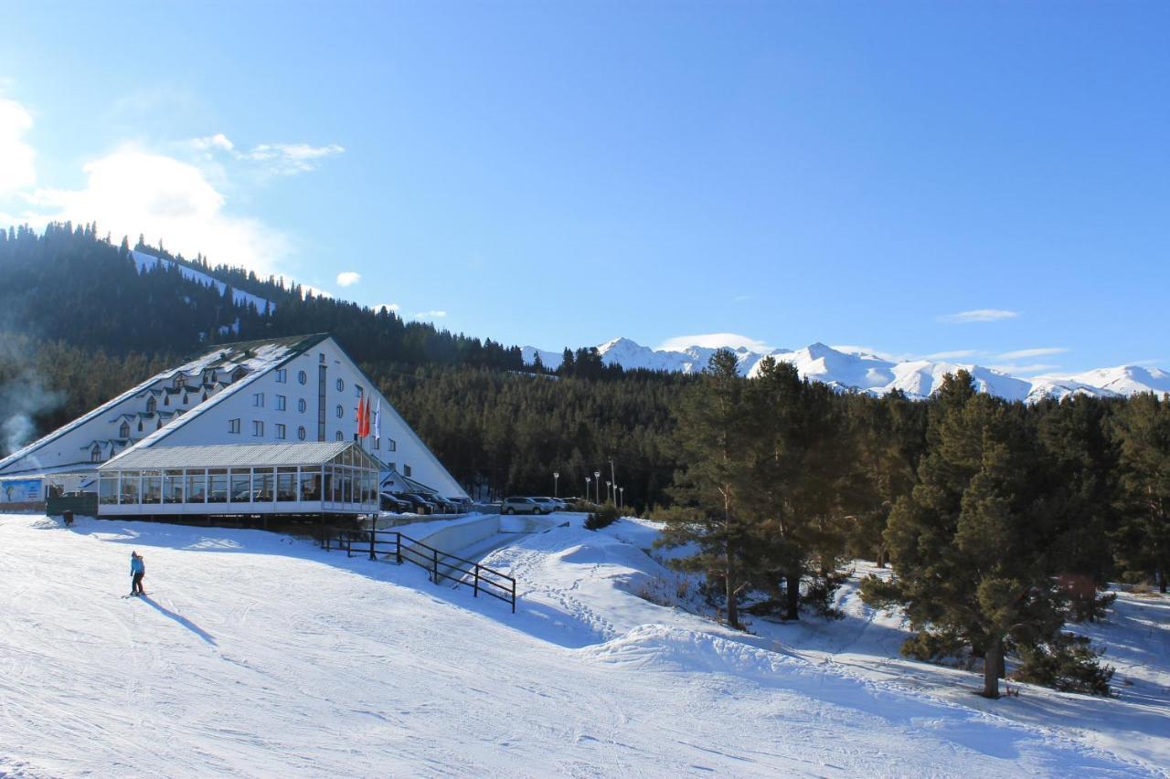 Kapriz Karakol Hotel Buitenkant foto