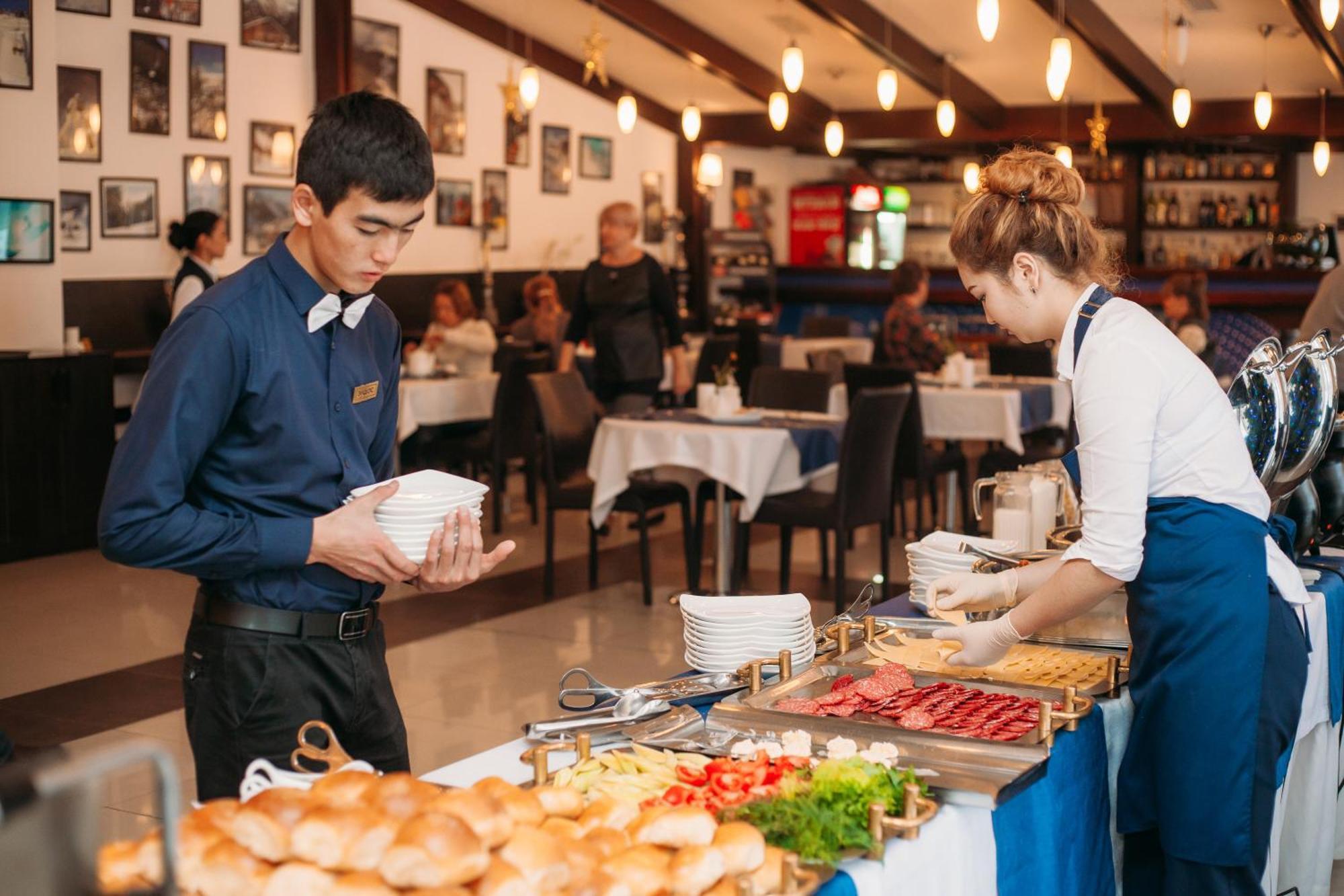 Kapriz Karakol Hotel Buitenkant foto